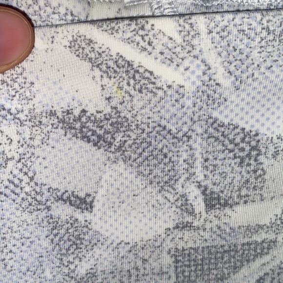 LULULEMON WHITE TRAIN TIMES CROP LEGGINGS SIZE 4 - Picture 5 of 12